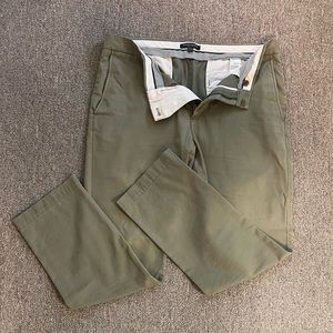 Banana Republic Aiden Chino